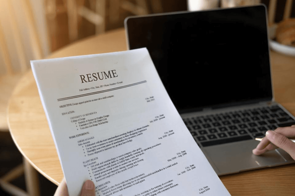 Navigating Resume Gaps: Strategies for Job Seekers